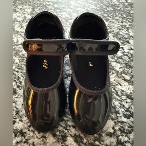 Theatricals Kids’ Tap Dance Shoes